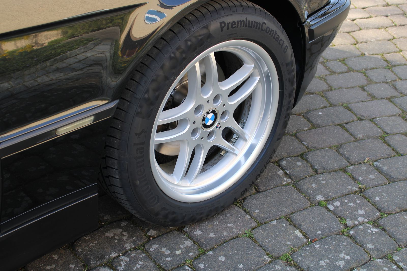 BMW 740 E38