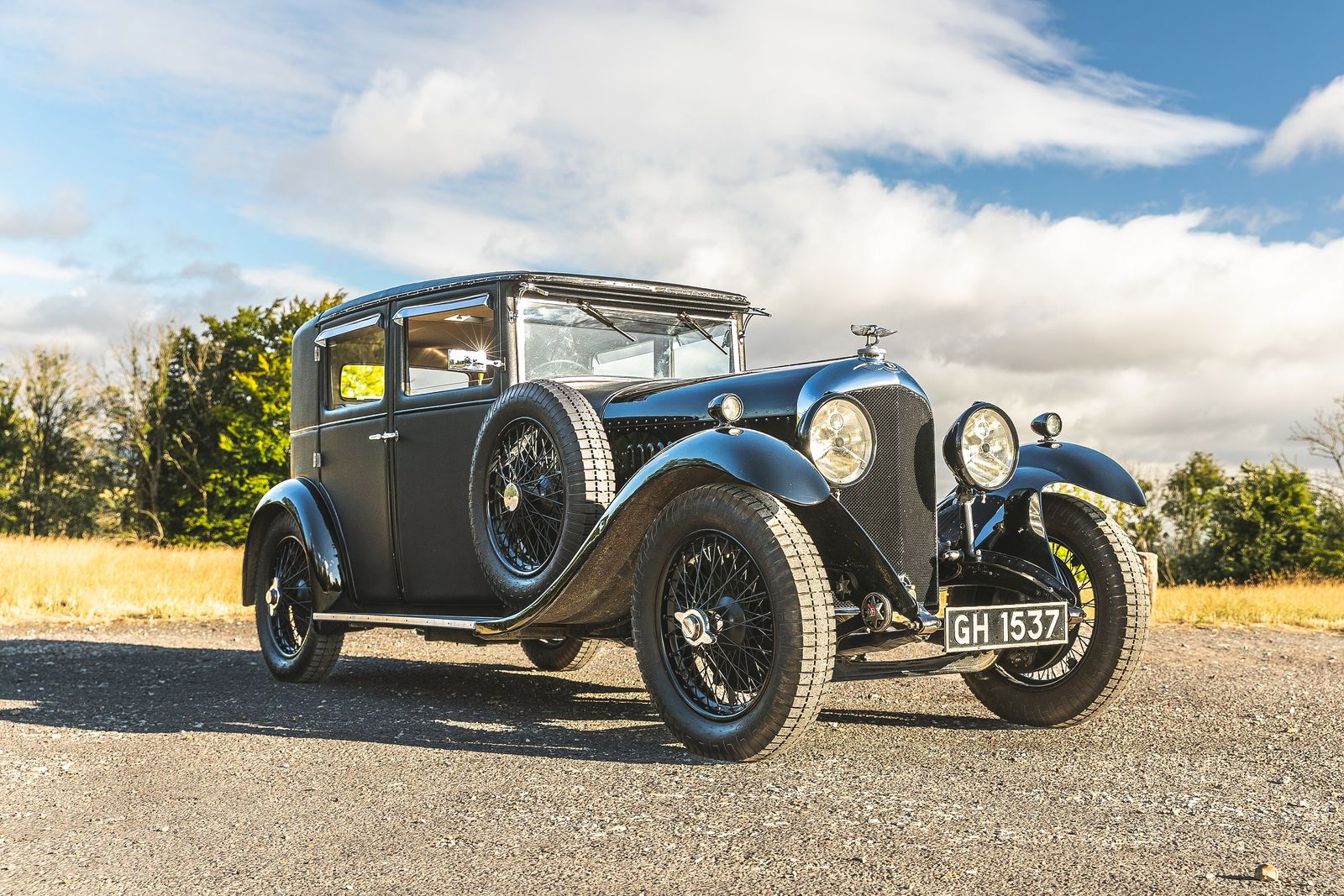 Bentley 1930 Modell: 4,5 Litre Saloon Freestone and Webb Saloon