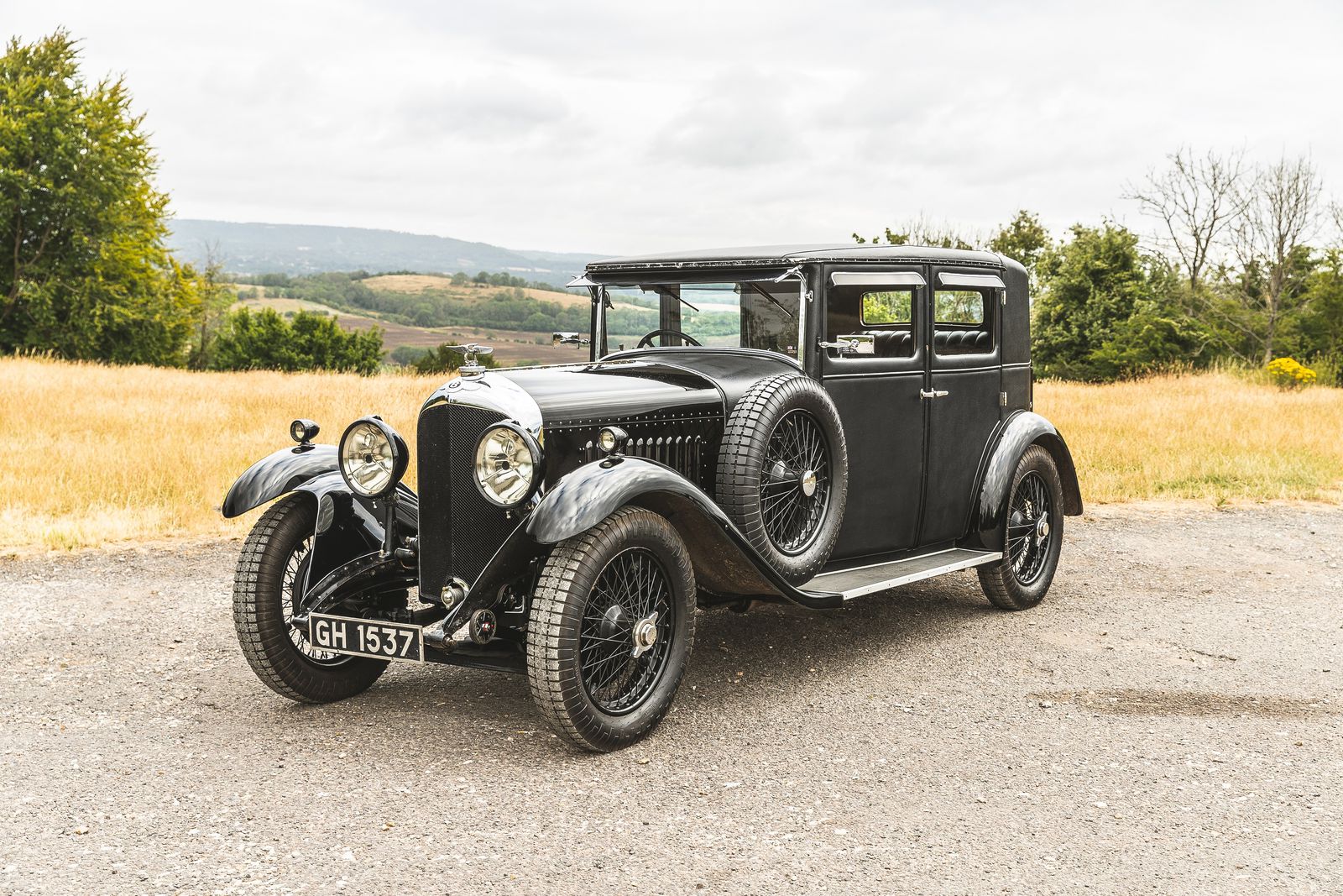 Bentley 1930 Modell: 4,5 Litre Saloon Freestone and Webb Saloon