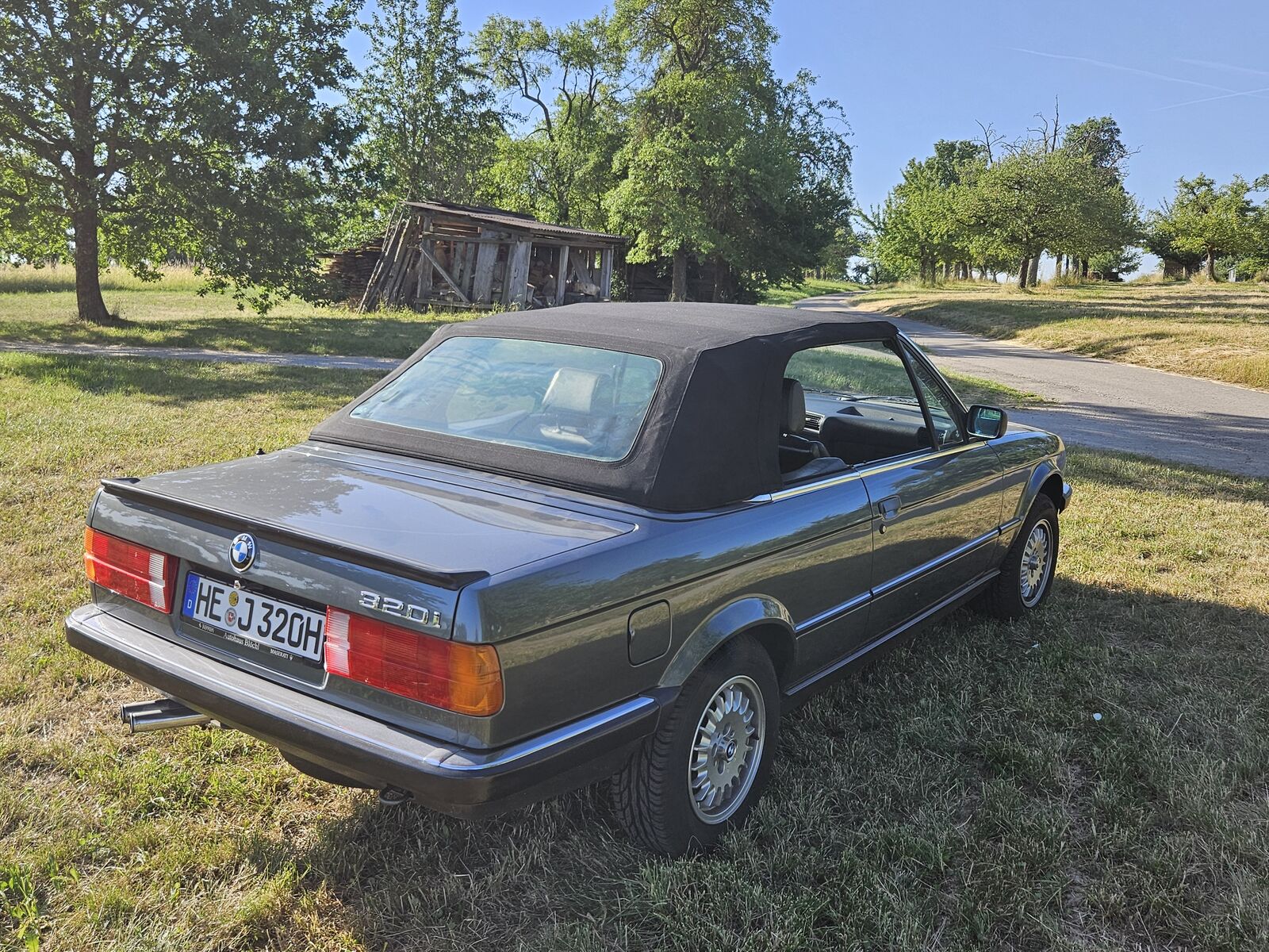 BMW 320 E30