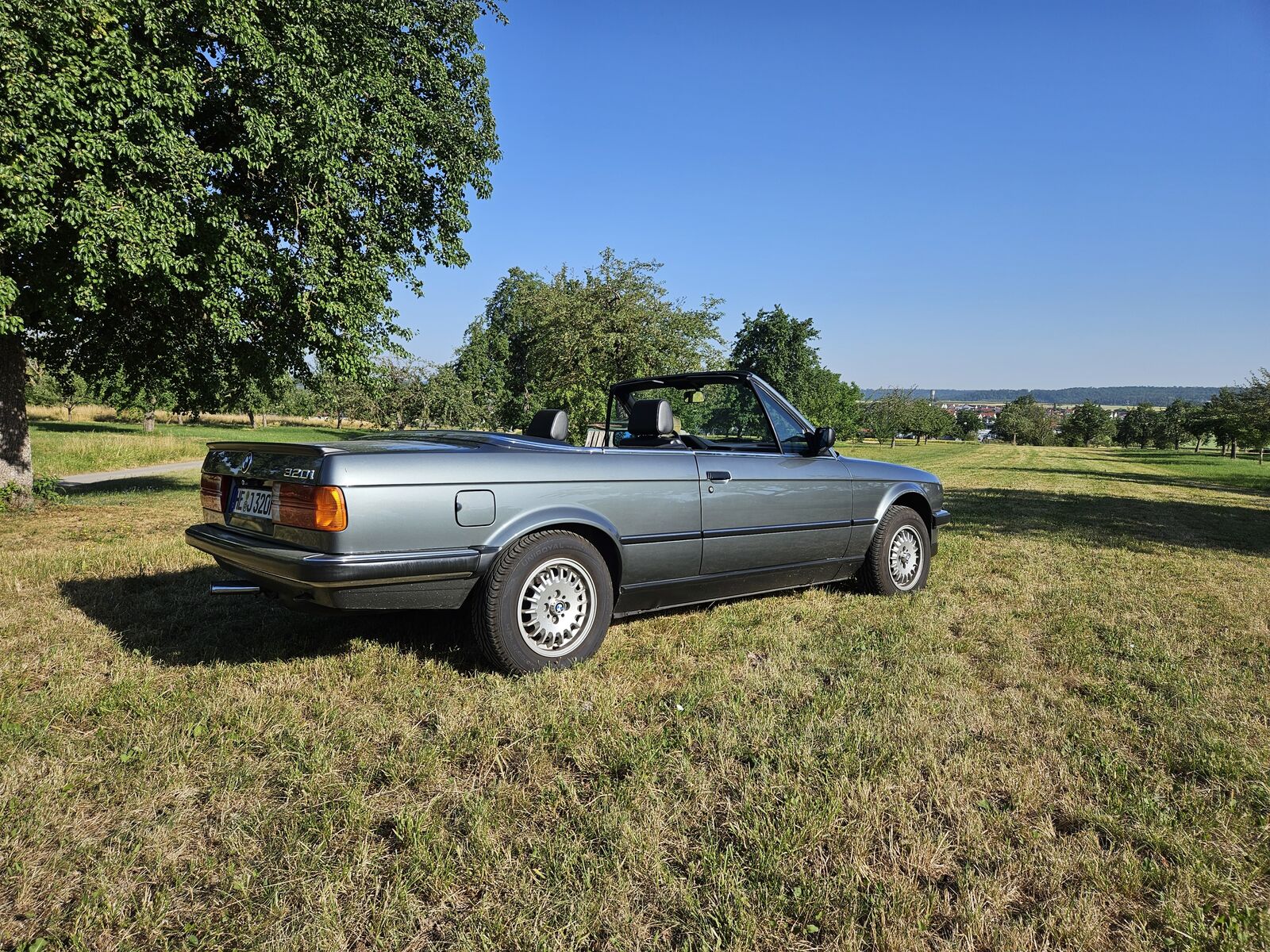 BMW 320 E30