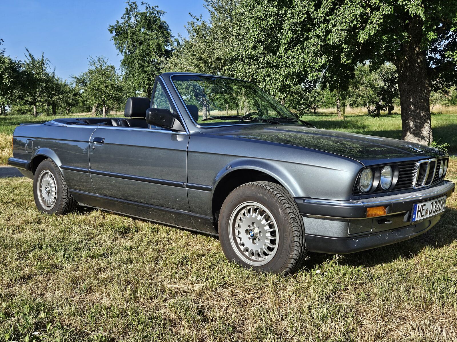 BMW 320 E30