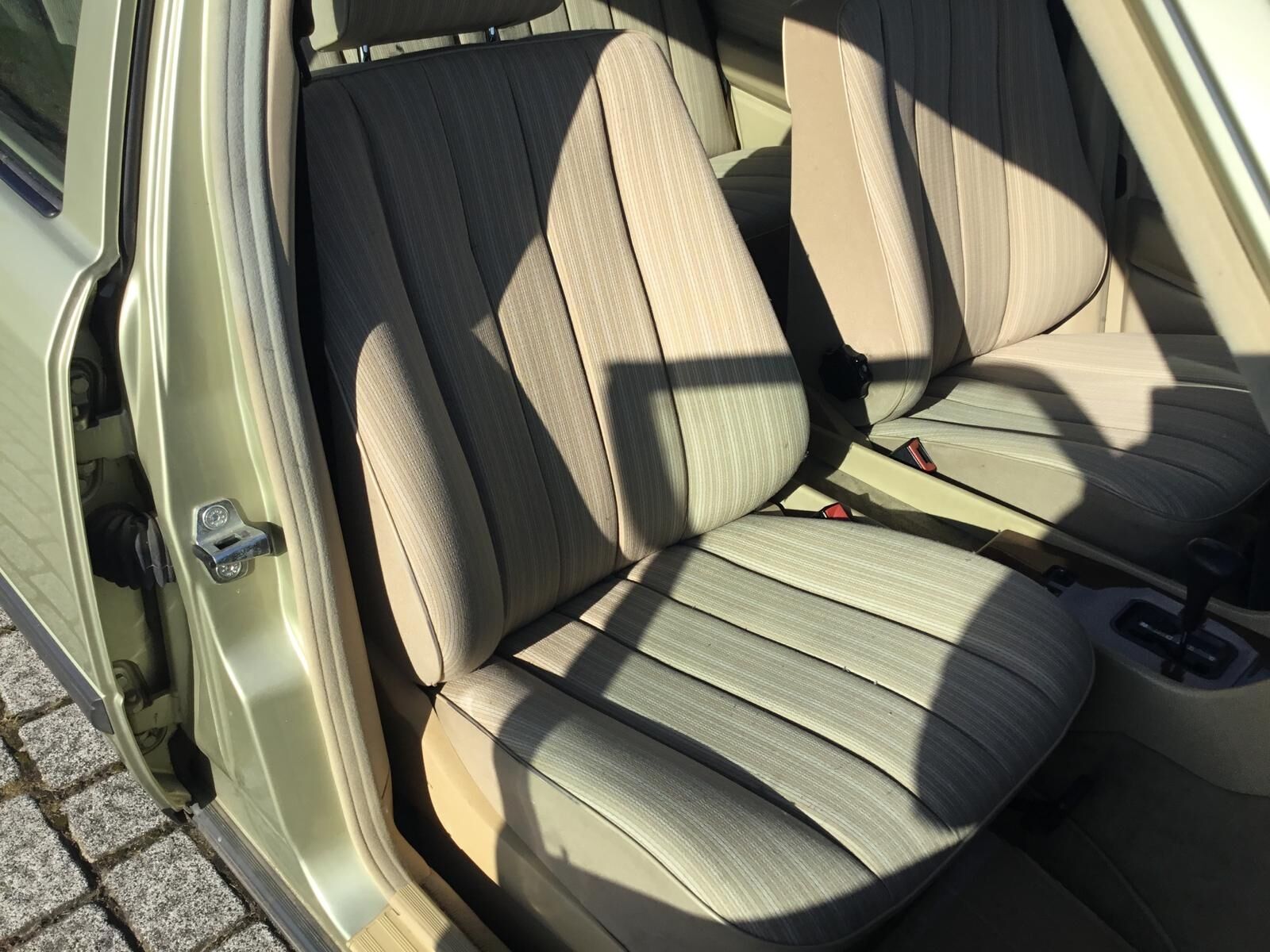 Mercedes-Benz 230 124