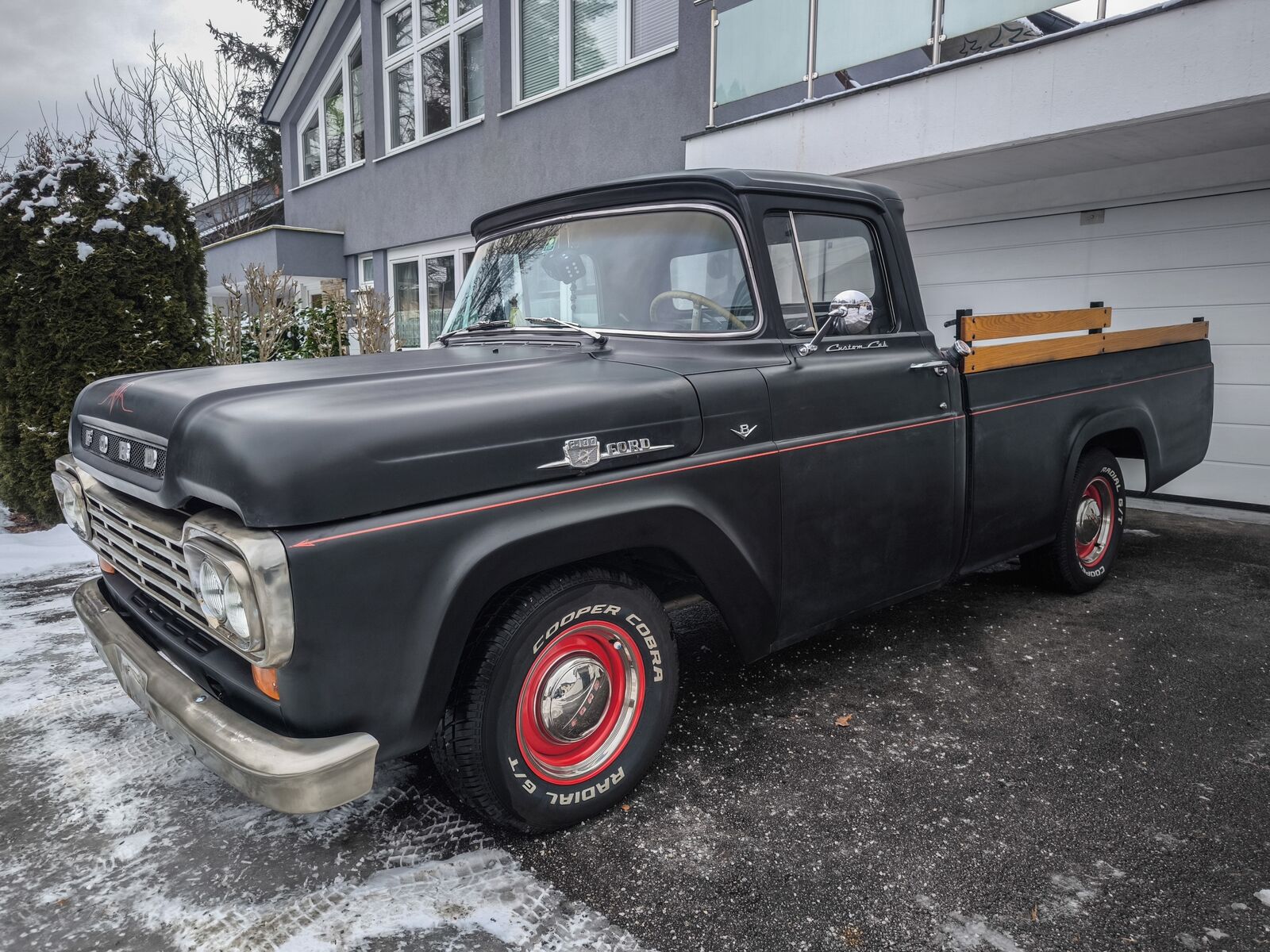Ford F 100 Custom Cab 1/2 ton Truck