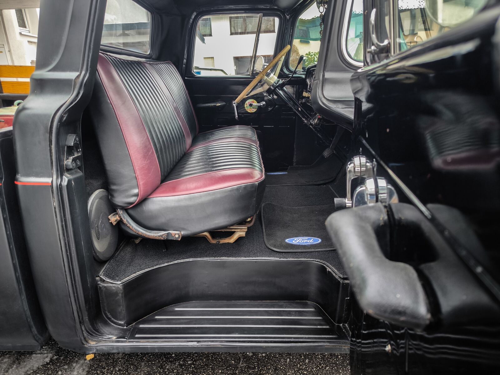 Ford F 100 Custom Cab 1/2 ton Truck