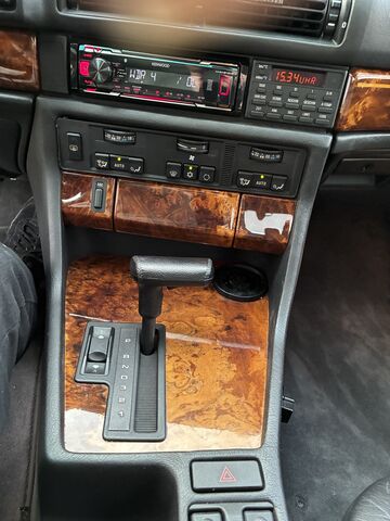 BMW 750 E32