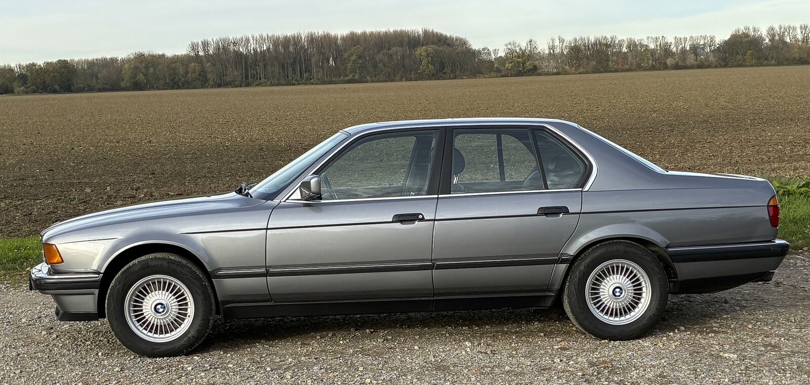 BMW 750 E32