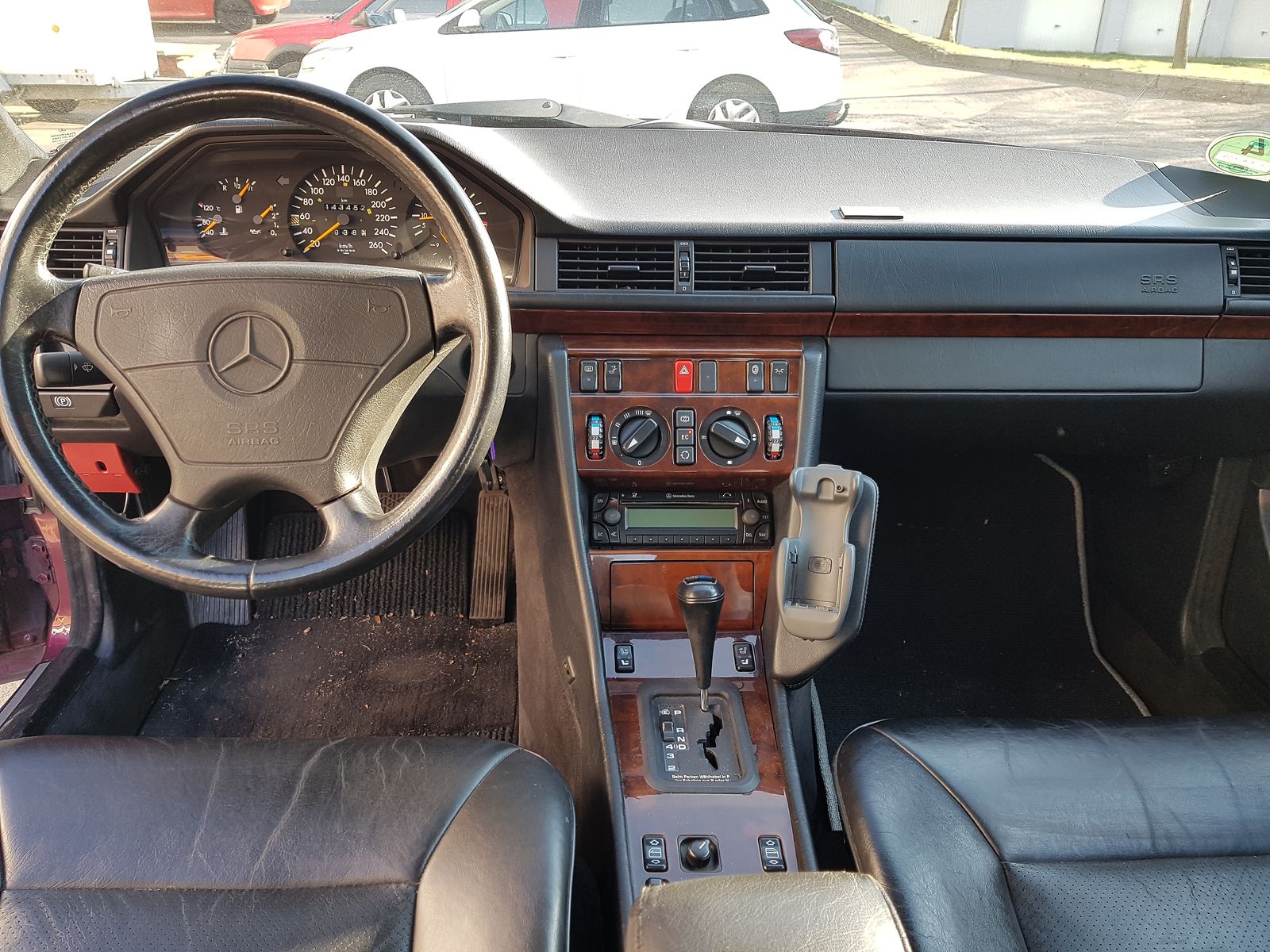 Mercedes-Benz E 320 W124