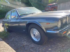 Jaguar Daimler Double Six XJ12 Series 3