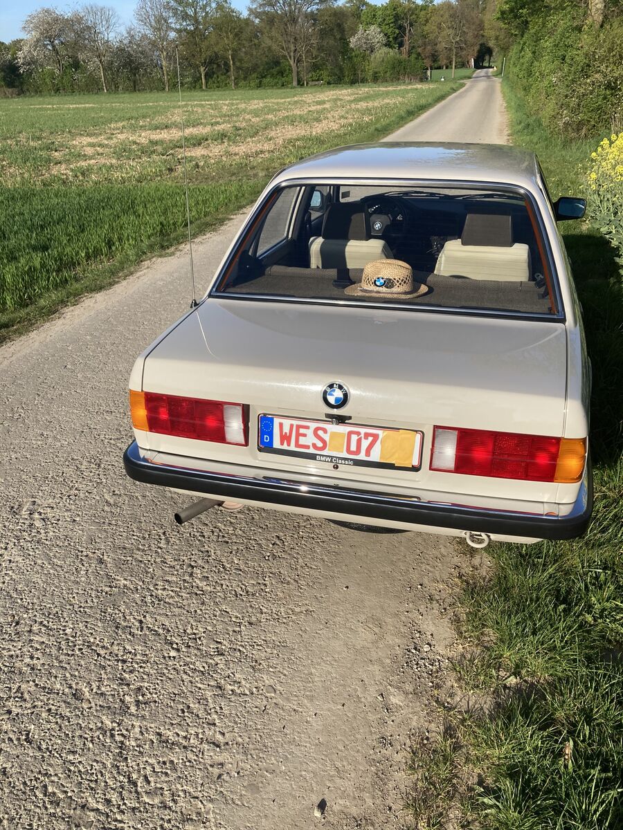 BMW 318 E30
