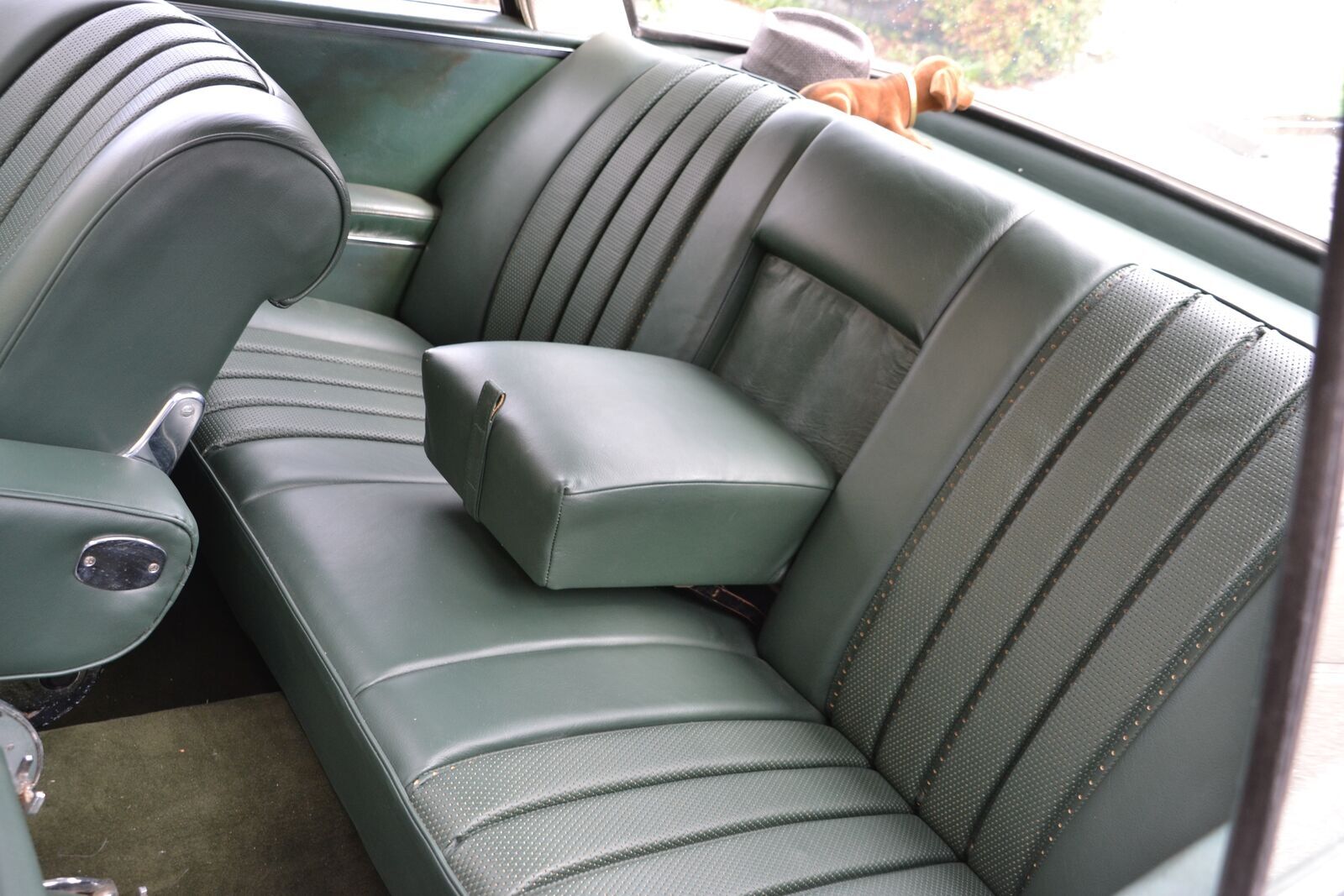 Mercedes-Benz 250 SE  (W111)