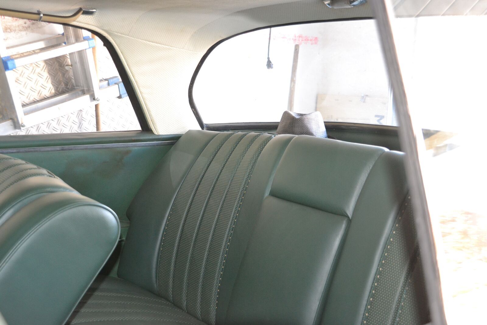 Mercedes-Benz 250 SE  (W111)