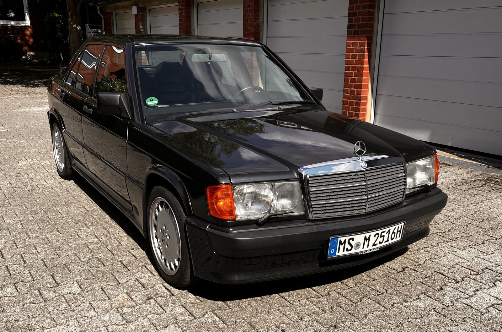 Mercedes-Benz 190 W201 190E 2.5-16