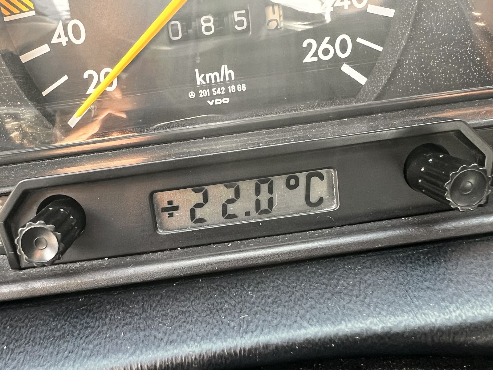 Mercedes-Benz 190 W201 190E 2.5-16