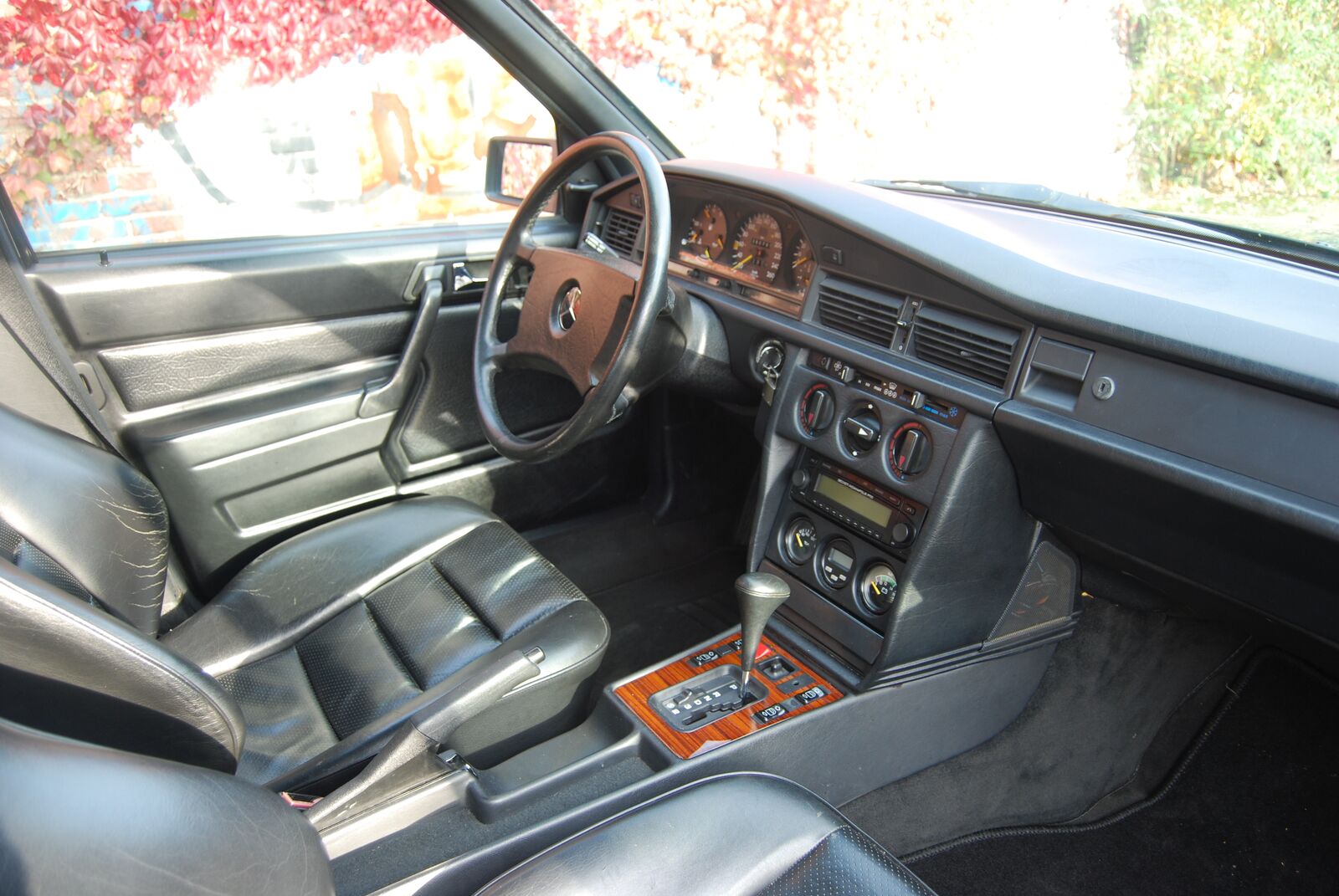 Mercedes-Benz 190 W201 190E 2.5-16