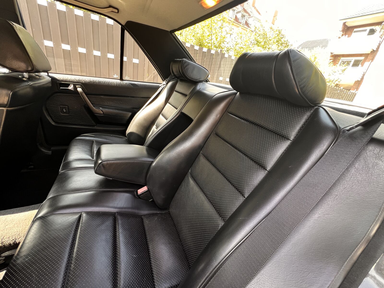 Mercedes-Benz 190 W201 190E 2.5-16