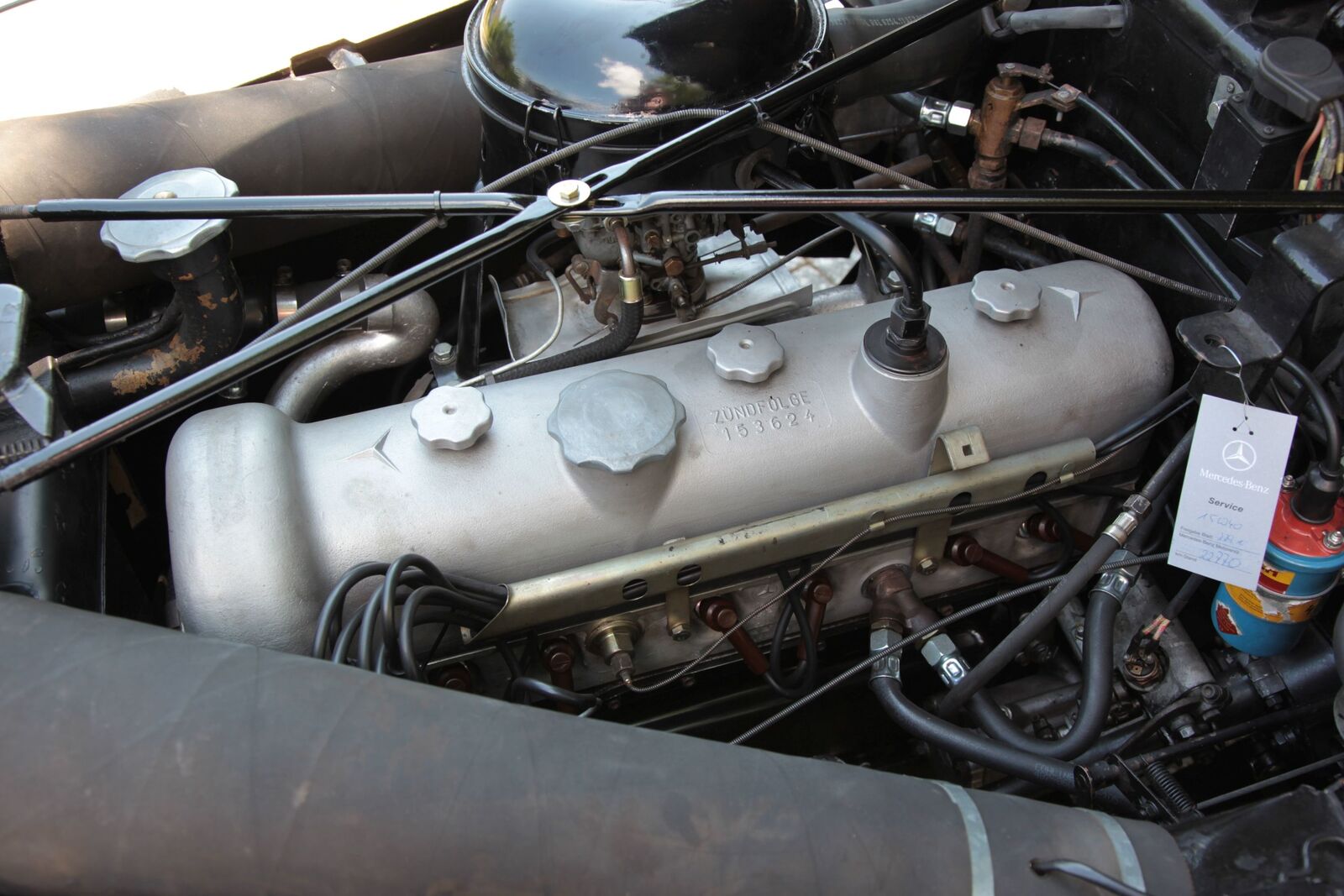Mercedes-Benz 220 W 187