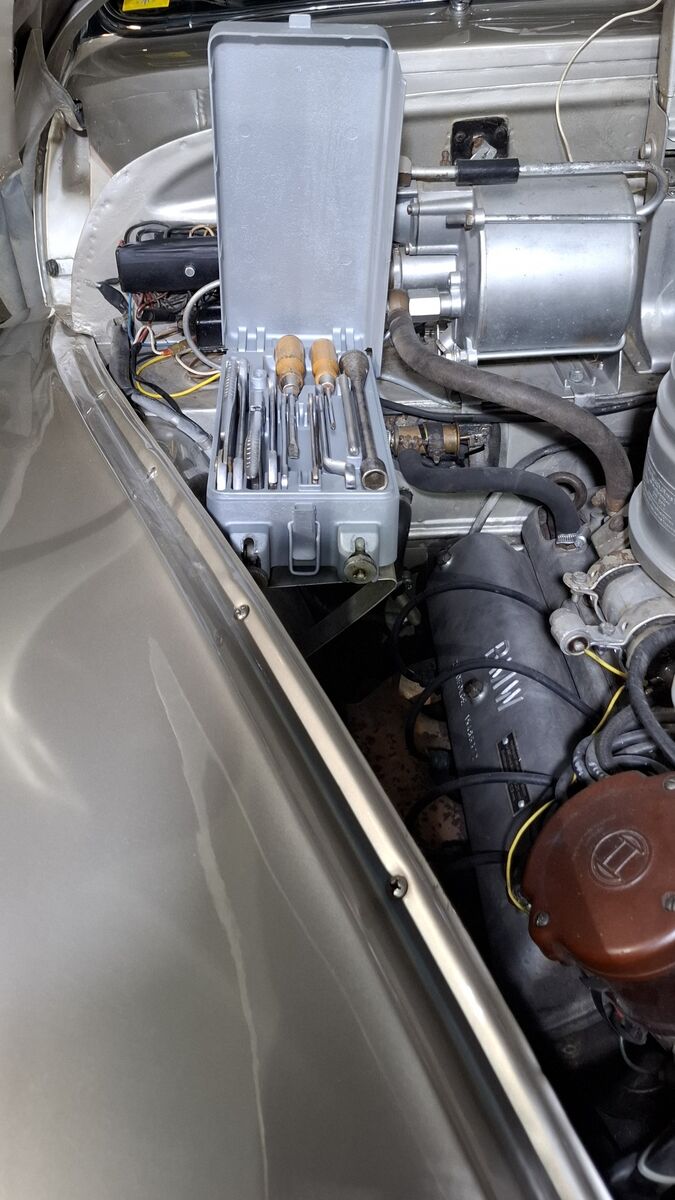 BMW Barockengel 502 V8