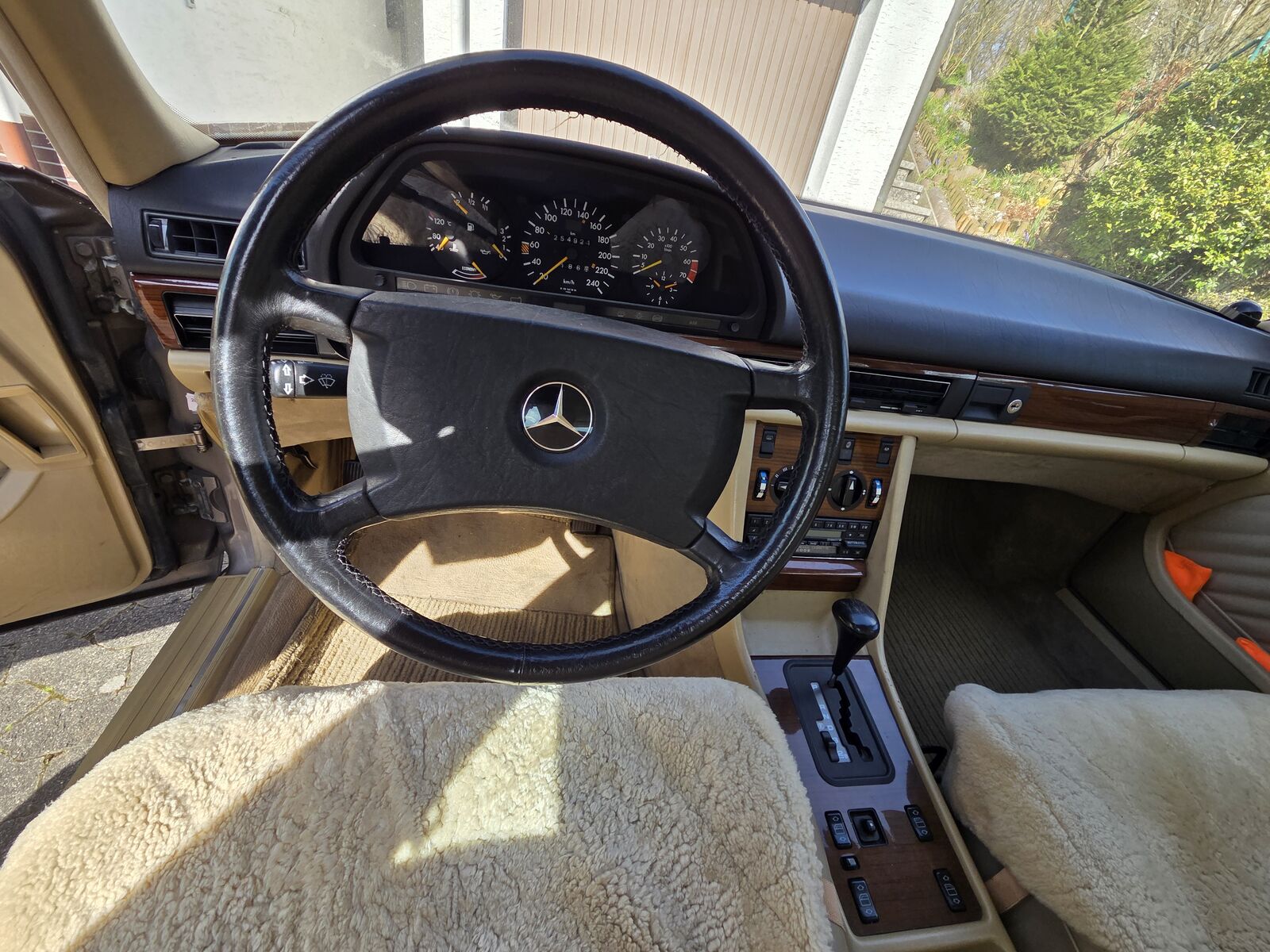 Mercedes-Benz S 500 W126