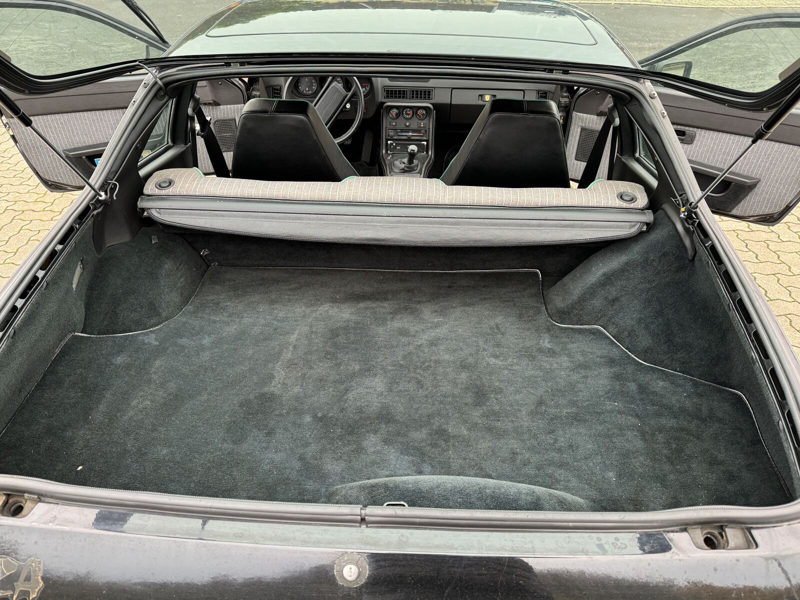 Porsche 924 S Exclusivmodell LeMans