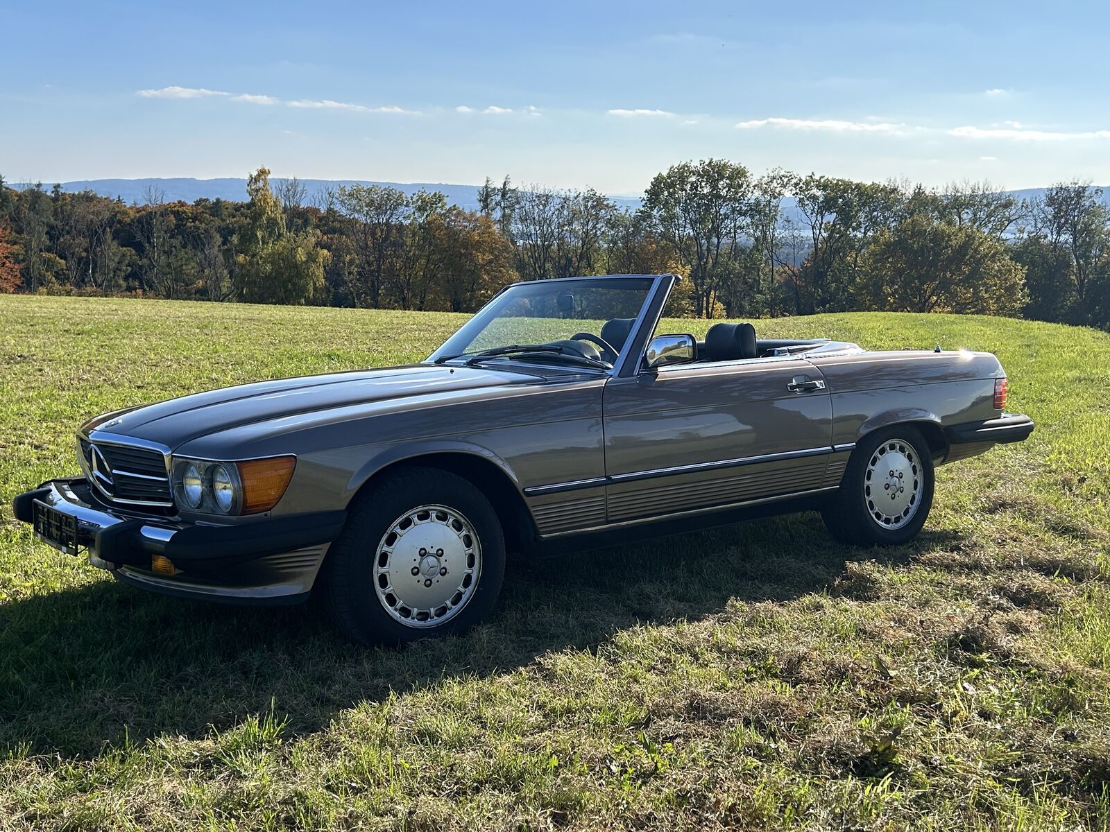 Mercedes-Benz SL 560