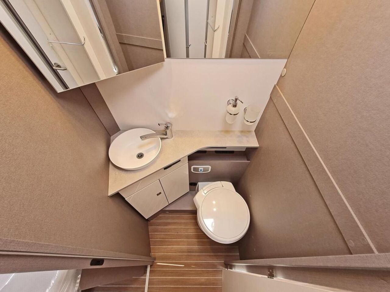 ETRUSCO 7400 SBC *AUTOMATIK*RAHMENFENSTER*ISOFIX Ansicht 9 für Fahrzeugdetailseite