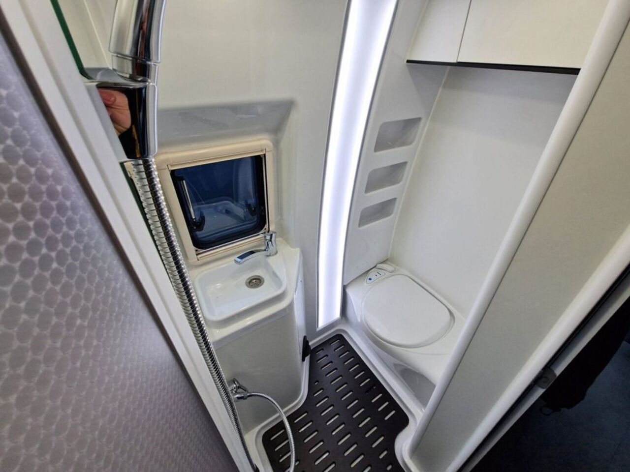 WESTFALIA AD Aufstelldach 4x4*OFFROAD-PAKET*DISTRONIC Ansicht 14 für Fahrzeugdetailseite