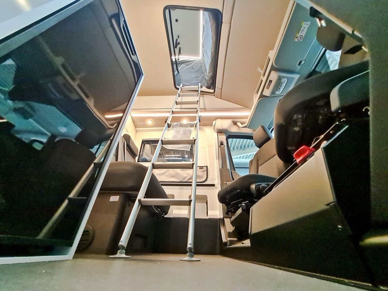 WESTFALIA Limited Automatik*AHK*Alus Ansicht 14 für Fahrzeugdetailseite