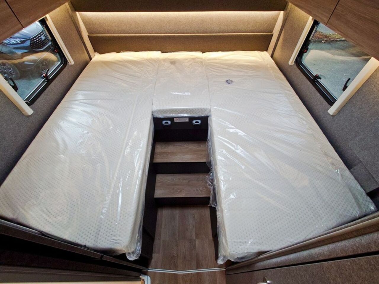 DETHLEFFS I 7057 EBL Ansicht 12 für Fahrzeugdetailseite