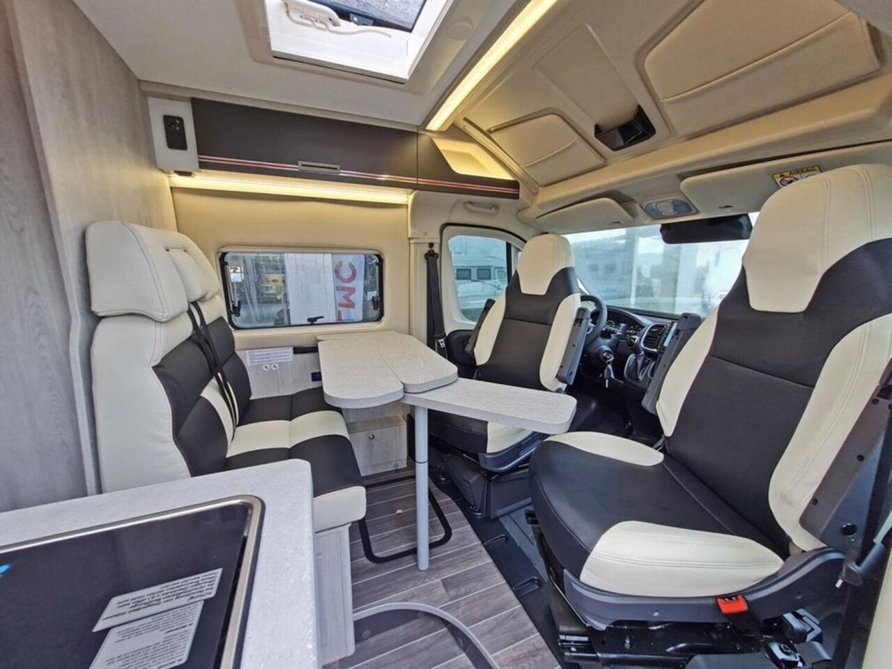 ROLLER TEAM ADVANCE 6 *SOLAR*ACC*Allwetter* Ansicht 1 für Fahrzeugdetailseite