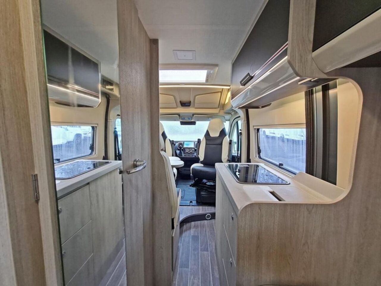 ROLLER TEAM ADVANCE 6 *SOLAR*ACC*Allwetter* Ansicht 10 für Fahrzeugdetailseite