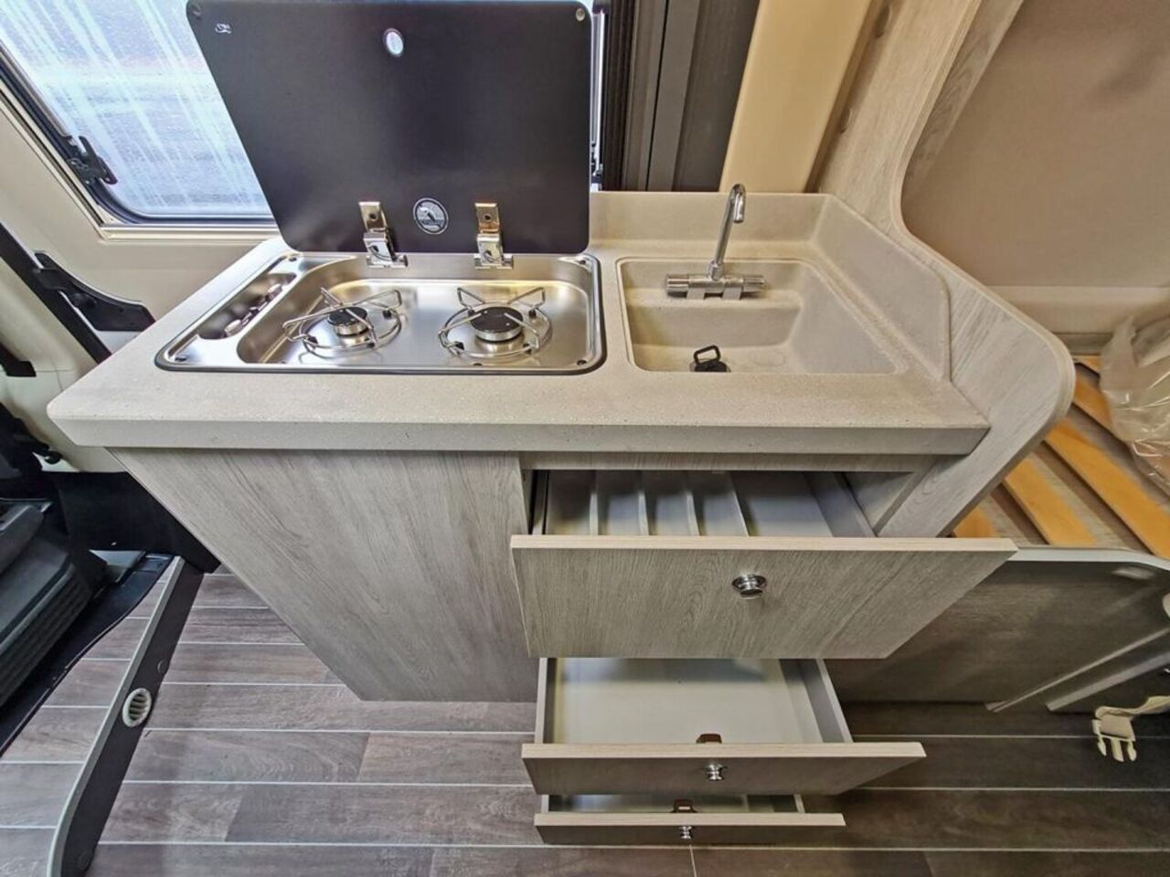 ROLLER TEAM ADVANCE 6 *SOLAR*ACC*Allwetter* Ansicht 4 für Fahrzeugdetailseite