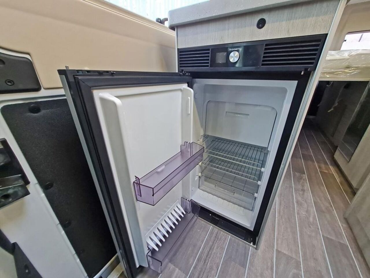 ROLLER TEAM ADVANCE 6 *SOLAR*ACC*Allwetter* Ansicht 6 für Fahrzeugdetailseite