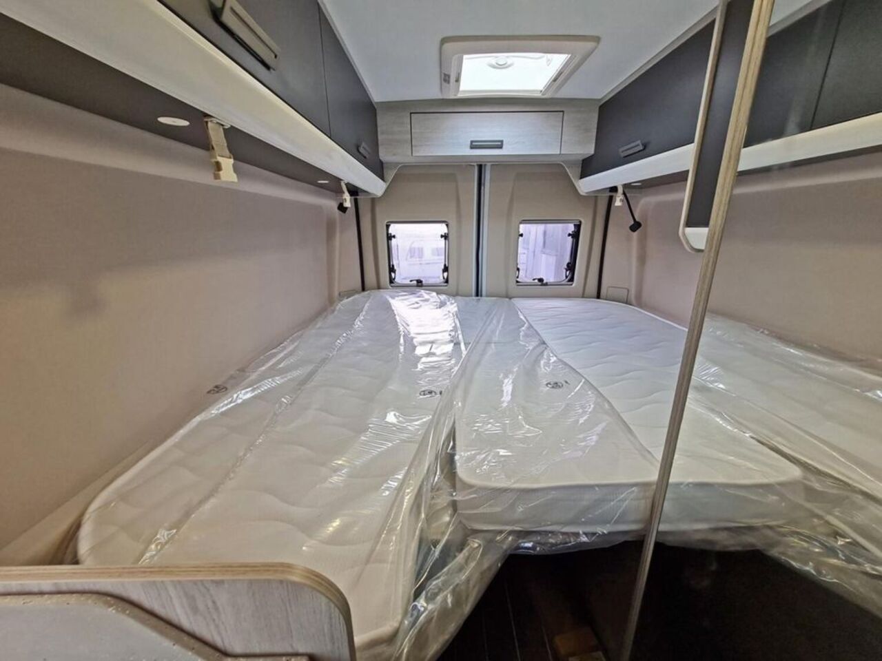 ROLLER TEAM ADVANCE 6 *SOLAR*ACC*Allwetter* Ansicht 9 für Fahrzeugdetailseite