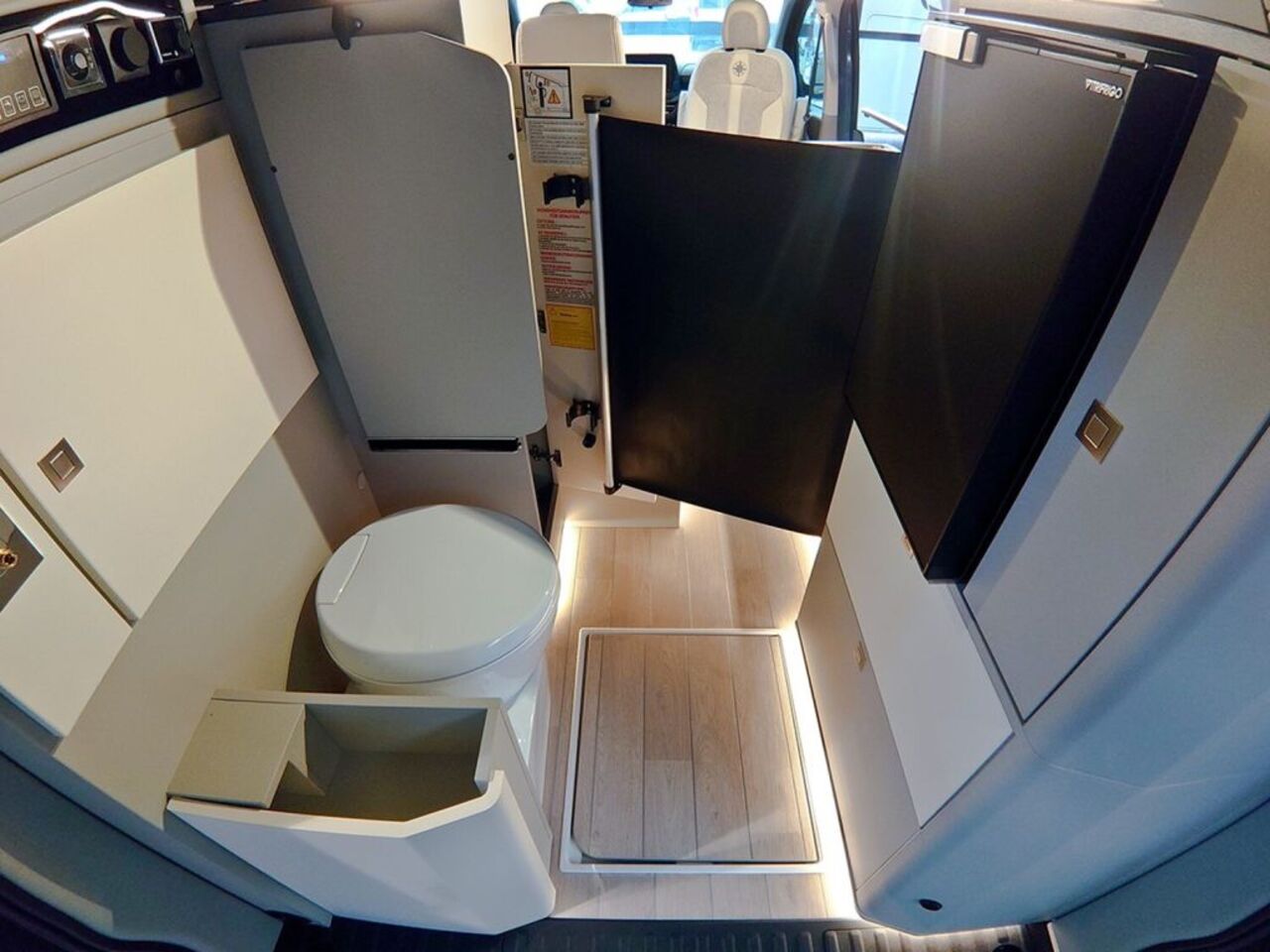 WESTFALIA Kelsey Navi*ACC*Allwetter Navi*ACC*Allwetter Ansicht 13 für Fahrzeugdetailseite