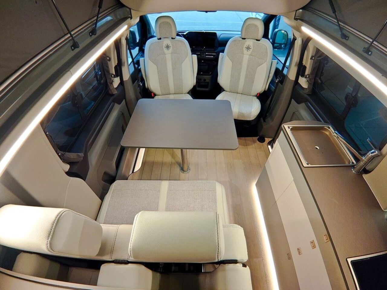 WESTFALIA Kelsey Navi*ACC*Allwetter Navi*ACC*Allwetter Ansicht 9 für Fahrzeugdetailseite