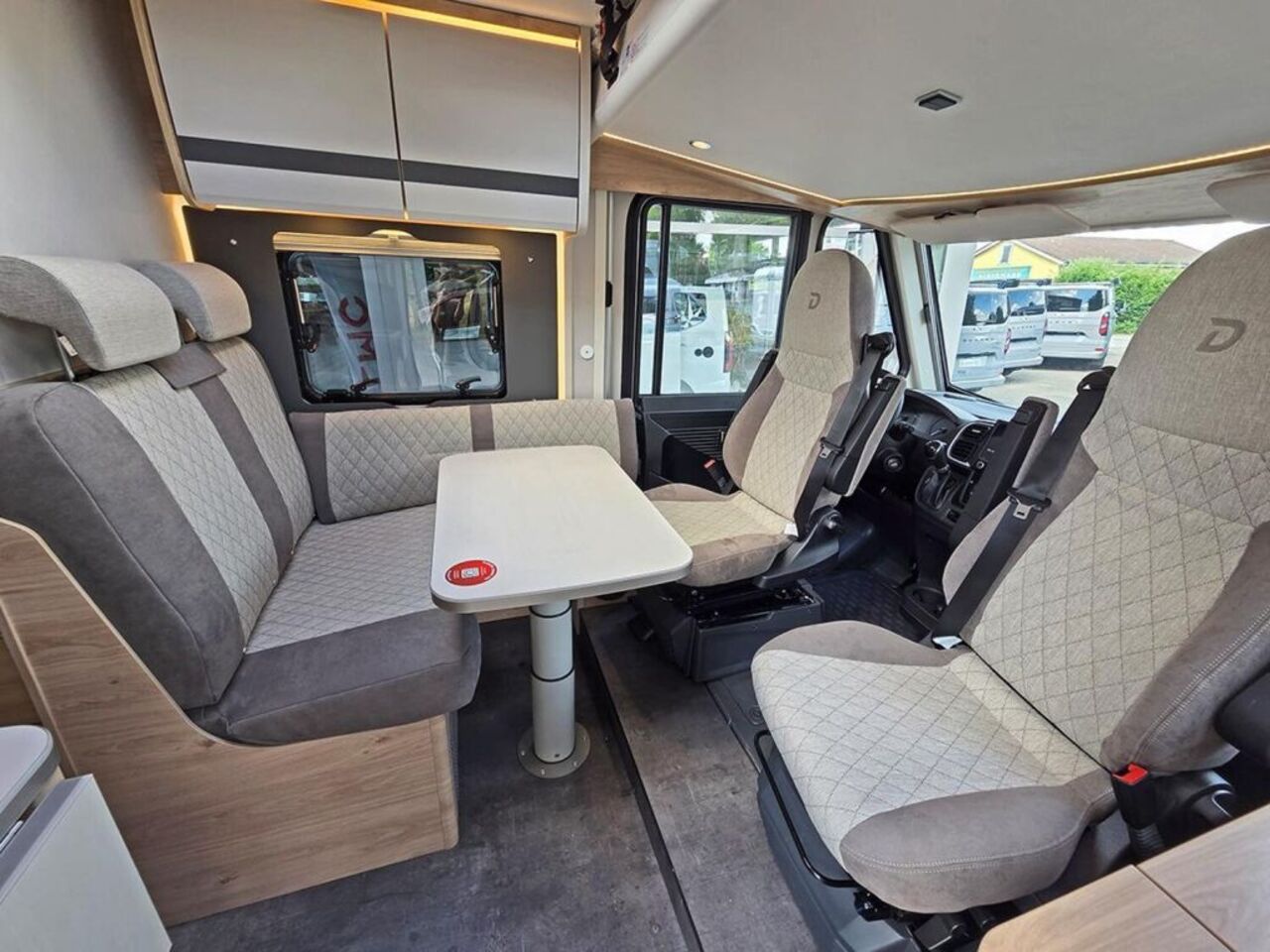 DETHLEFFS I 1 Active *ACTIVE*AUTOMATIK*DUOCONTROL* Ansicht 4 für Fahrzeugdetailseite