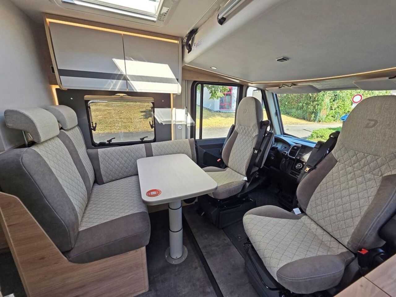 DETHLEFFS I 4 Active *ACTIVE*AUTOMATIK*DUOCONTROL* Ansicht 4 für Fahrzeugdetailseite