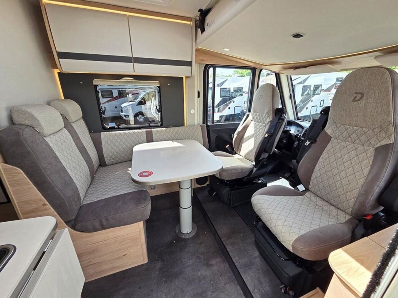 DETHLEFFS I 6 Active 180PS*ACTIVE*AUTOMATIK*DUOCONTROL* Ansicht 4 für Fahrzeugdetailseite