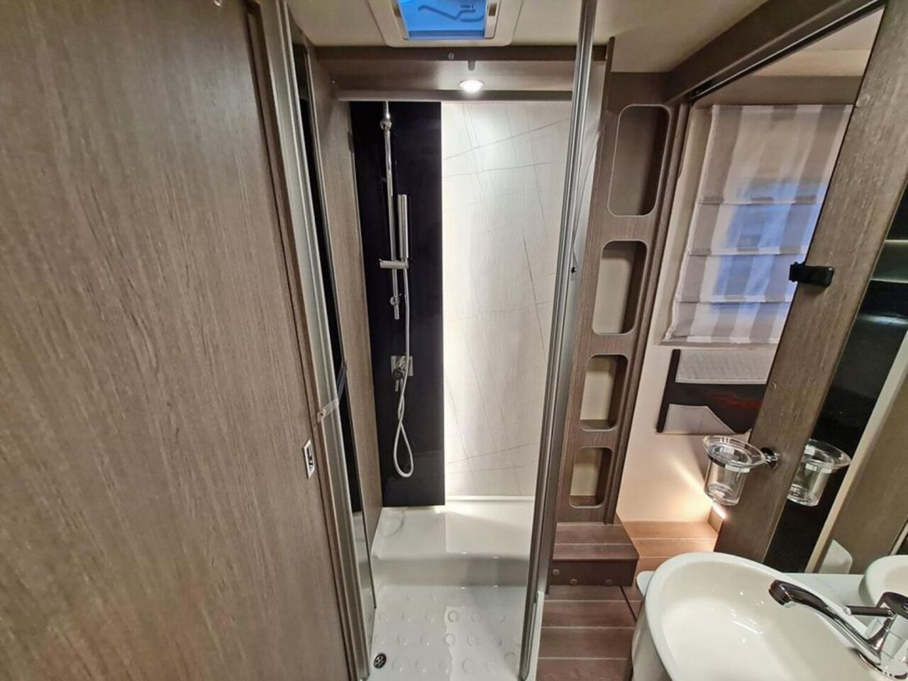 ROLLER TEAM 266 TL POWER Edition 180PS* ACC*SAT*LITHIUM* Ansicht 12 für Fahrzeugdetailseite