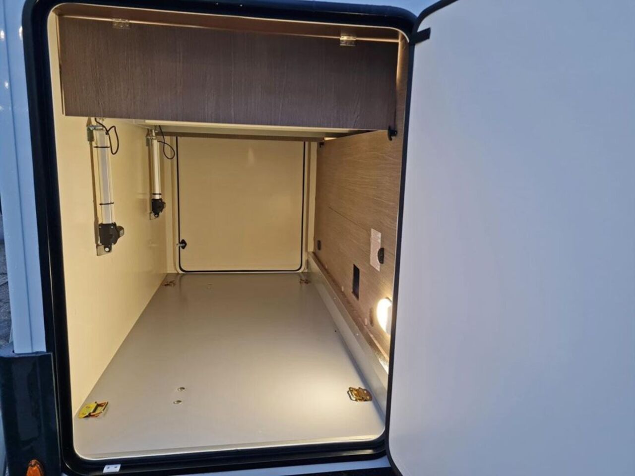 ROLLER TEAM 266 TL POWER Edition 180PS* ACC*SAT*LITHIUM* Ansicht 17 für Fahrzeugdetailseite