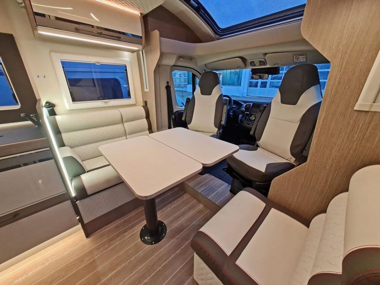 ROLLER TEAM 266 TL POWER Edition 180PS* ACC*SAT*LITHIUM* Ansicht 4 für Fahrzeugdetailseite