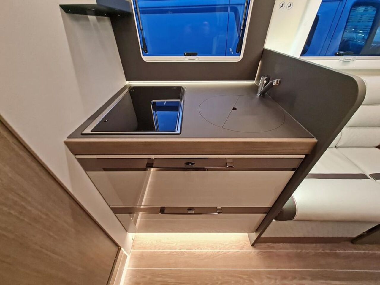 ROLLER TEAM 266 TL POWER Edition 180PS* ACC*SAT*LITHIUM* Ansicht 6 für Fahrzeugdetailseite