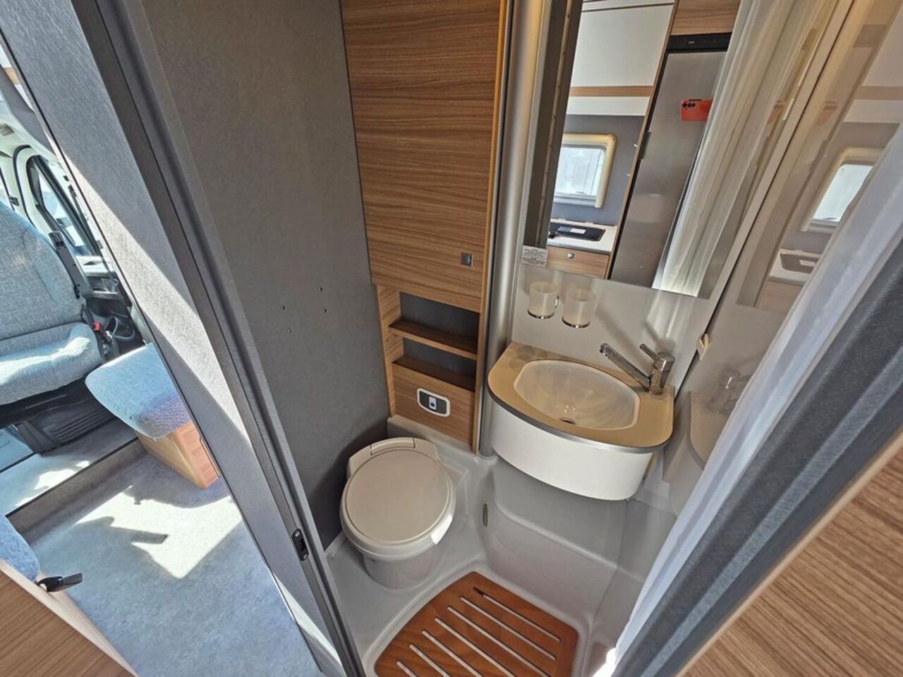 DETHLEFFS T 6812 EB Ansicht 9 für Fahrzeugdetailseite