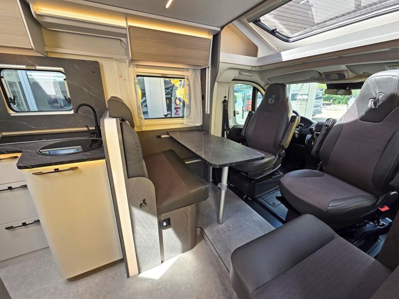 ETRUSCO 6900 SB *AUTOMATIK*ACC*COMPLETE SELECOTION* Ansicht 4 für Fahrzeugdetailseite