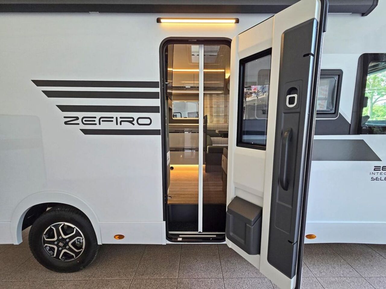 ROLLER TEAM 267 Integral *32"*Winter Paket*LITHIUM Ansicht 4 für Fahrzeugdetailseite