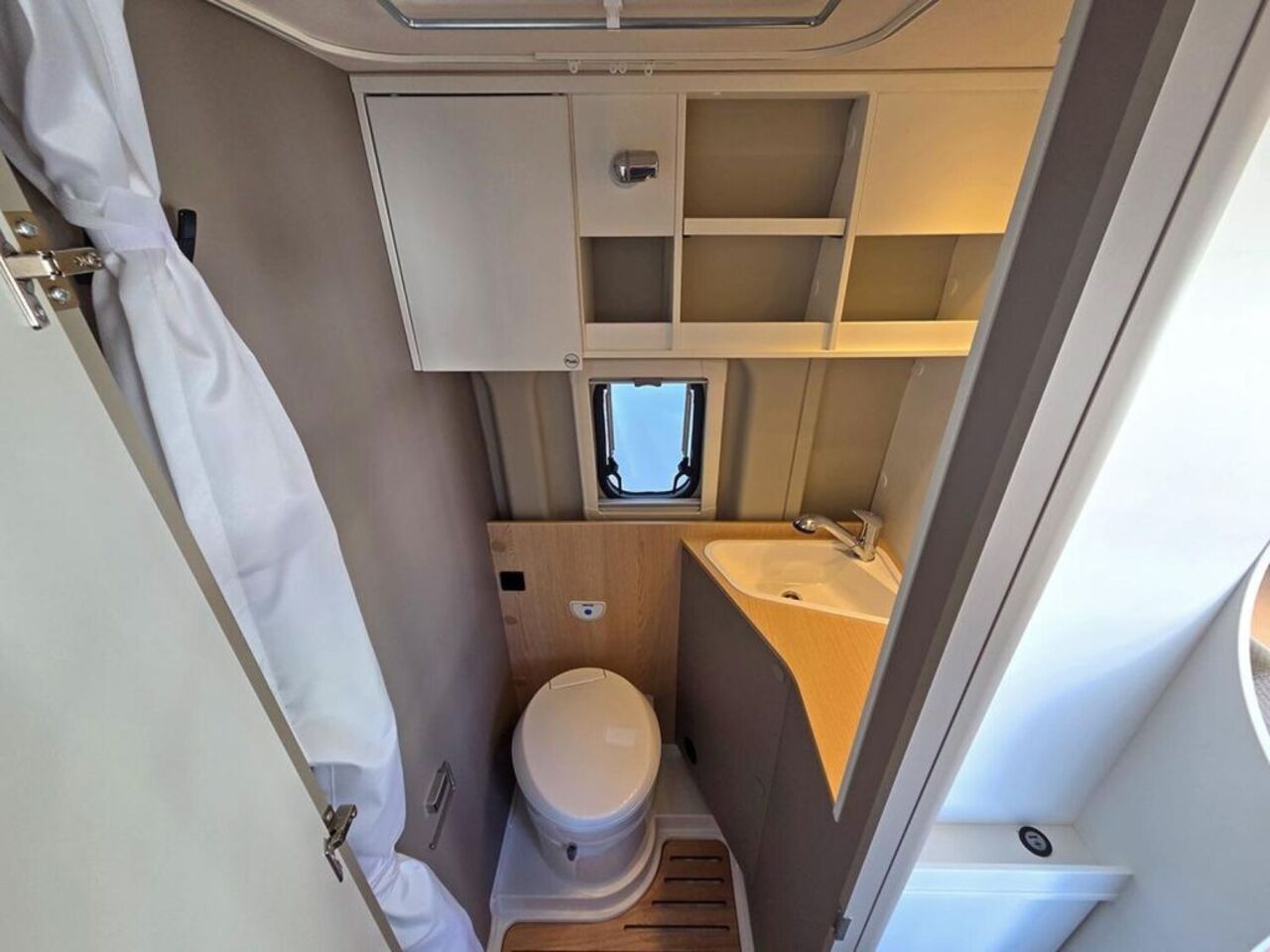LMC 600 Pure *Aufstelldach*Automatik* Ansicht 12 für Fahrzeugdetailseite