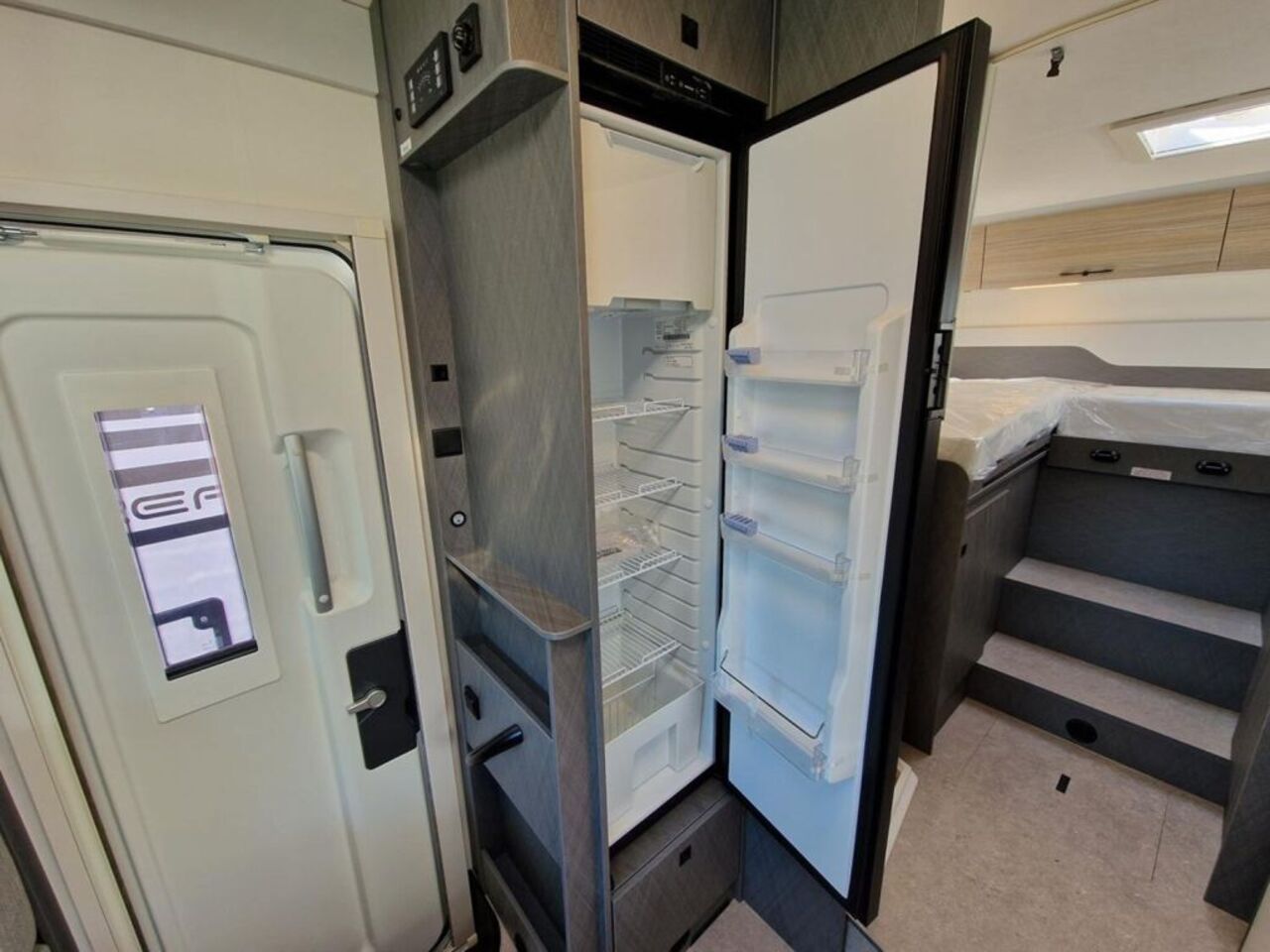 ETRUSCO 7.4 SBC *AUTOMATIK*LITHIUM*SOLAR* Ansicht 8 für Fahrzeugdetailseite
