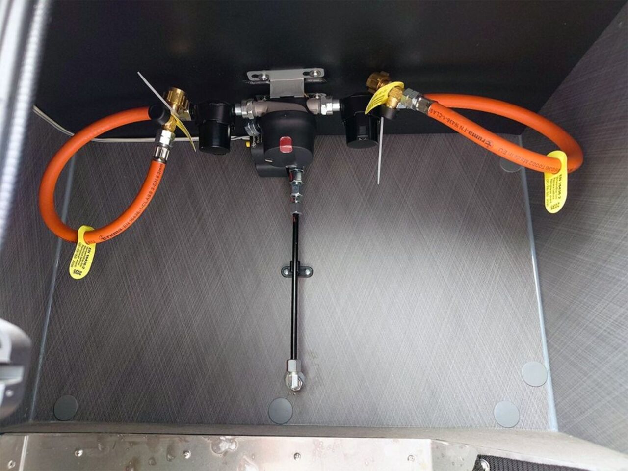 ETRUSCO 7400 SBC *180*4,4T*ACC*SAT*AUTOMATIK*MARKISE* Ansicht 4 für Fahrzeugdetailseite