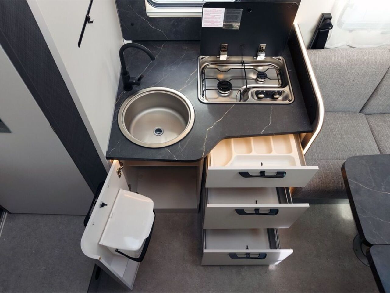 ETRUSCO 7400 SBC *180*4,4T*ACC*SAT*AUTOMATIK*MARKISE* Ansicht 9 für Fahrzeugdetailseite